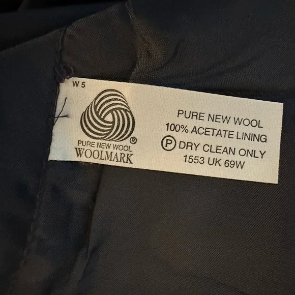 James Pringle Weavers Red Green Tartan Wool Vest Size Medium Made In Scotland - Picture 6 of 7